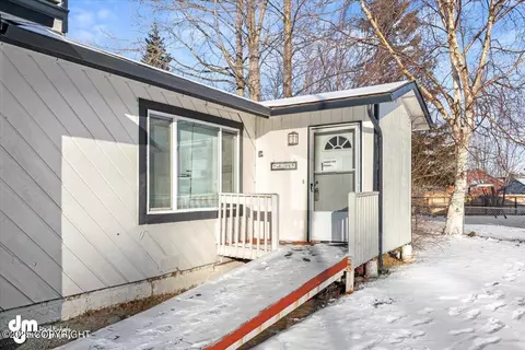 8511 Hiddenview Ct, Anchorage, AK 99504 photo 2