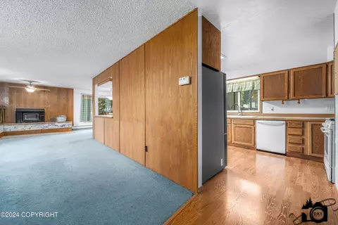 Living - 429 Second Ave, Seward, AK 99664 photo 4 of 4