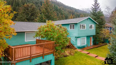 Exterior - 429 Second Ave, Seward, AK 99664 photo 5 of 9