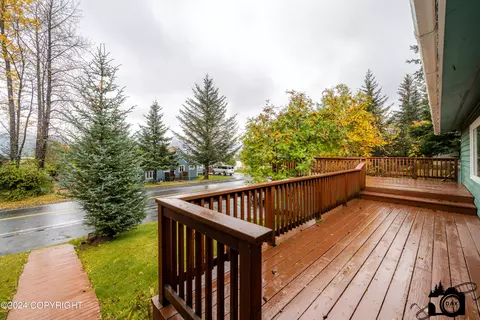 Exterior - 429 Second Ave, Seward, AK 99664 photo 3 of 9