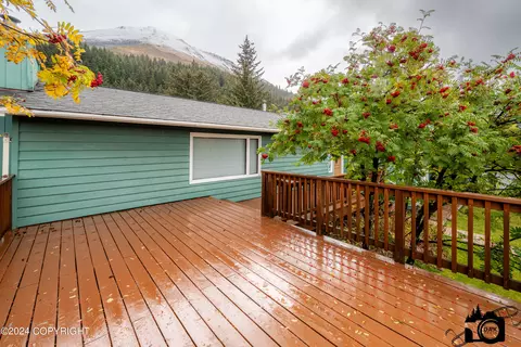 Exterior - 429 Second Ave, Seward, AK 99664 photo 4 of 9