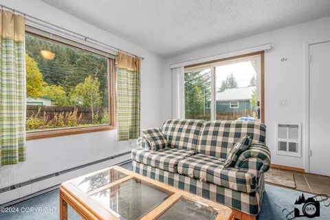 Living - 429 Second Ave, Seward, AK 99664 photo 3 of 4