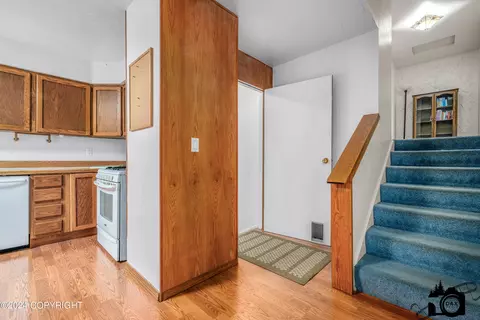 Entry Way - 429 Second Ave, Seward, AK 99664 photo 3 of 5