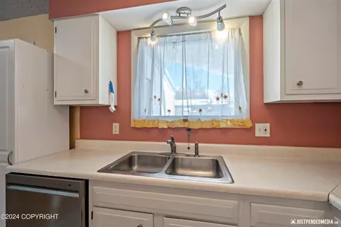Kitchen - 10231 Chandalar St, Eagle River, AK 99577 photo 4 of 4