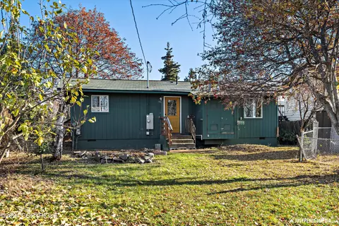 1533 Demeure Pl, Anchorage, AK 99508
