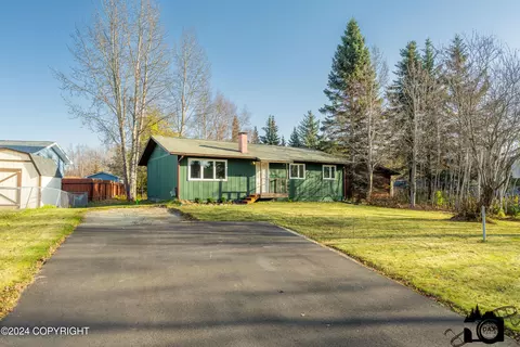 8201 Wisteria St, Anchorage, AK 99502