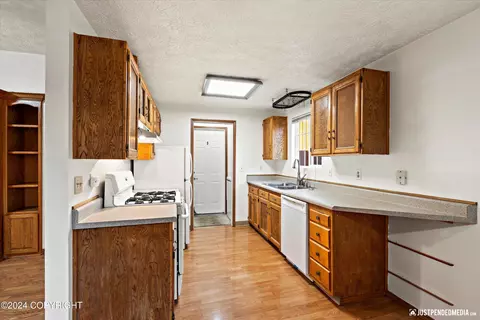 12701 Crested Butte Dr, Eagle River, AK 99577 photo 12
