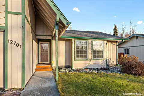 12701 Crested Butte Dr, Eagle River, AK 99577 photo 4
