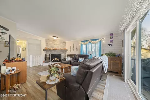 18634 S Lowrie Loop, Eagle River, AK 99577 photo 13