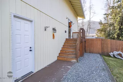 18634 S Lowrie Loop, Eagle River, AK 99577 photo 5
