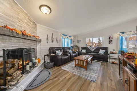 18634 S Lowrie Loop, Eagle River, AK 99577 photo 9