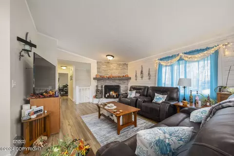18634 S Lowrie Loop, Eagle River, AK 99577 photo 12