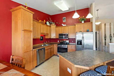 2468 Cloverwood Loop, Anchorage, AK 99508 photo 12