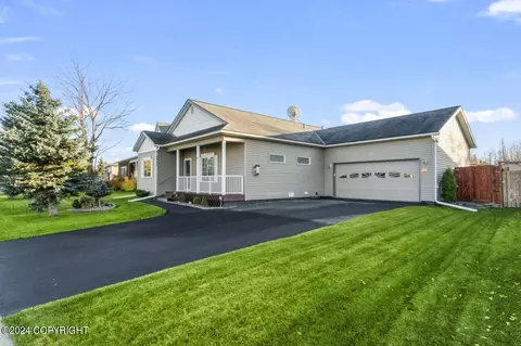 5945 Big Bend Loop, Anchorage, AK 99502