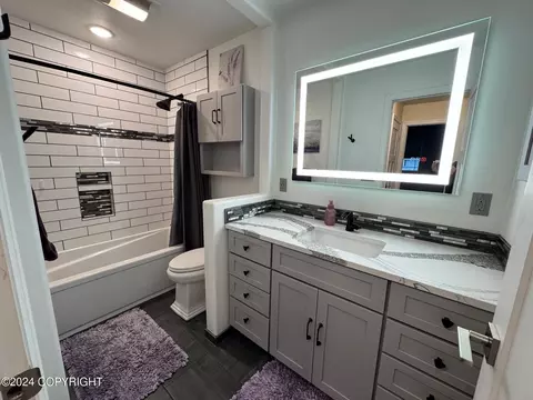 Bath - 3000 Rosalind Loop, Anchorage, AK 99507 photo 5 of 6
