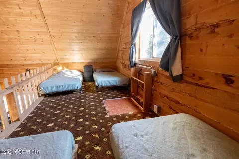 Bedroom - 65449 Lingonberry Rd, Ninilchik, AK 99639 photo 4 of 15