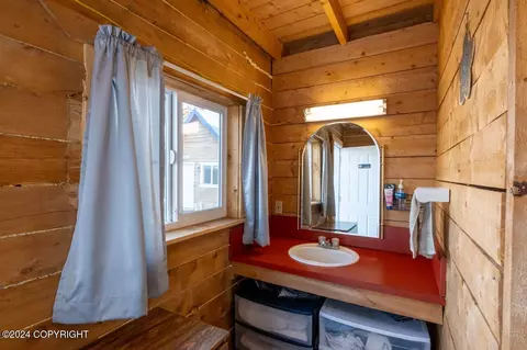Bath - 65449 Lingonberry Rd, Ninilchik, AK 99639 photo 4 of 9