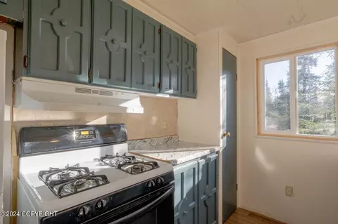 Kitchen - 65449 Lingonberry Rd, Ninilchik, AK 99639 photo 3 of 6