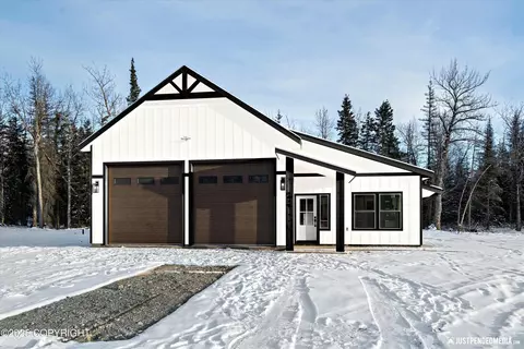 3859 S Lazenby Rd, Palmer, AK 99645