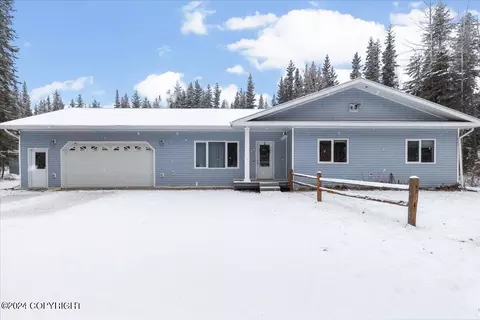 2871 Bear Ave, North Pole, AK 99705