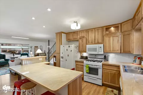4945 E 43rd Ave, Anchorage, AK 99508 photo 10