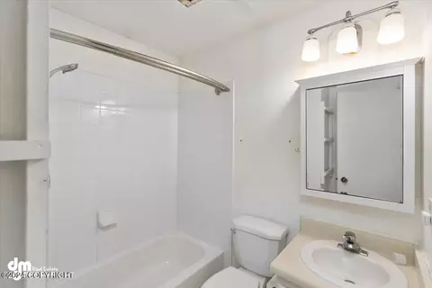 4945 E 43rd Ave, Anchorage, AK 99508 photo 35