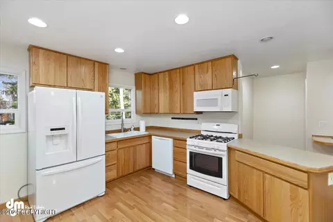 4945 E 43rd Ave, Anchorage, AK 99508 photo 30