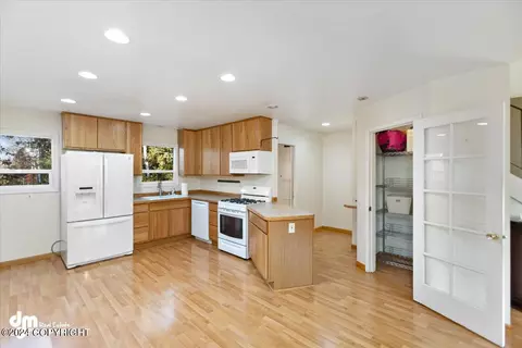 4945 E 43rd Ave, Anchorage, AK 99508 photo 29