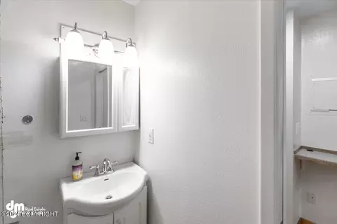 4945 E 43rd Ave, Anchorage, AK 99508 photo 40