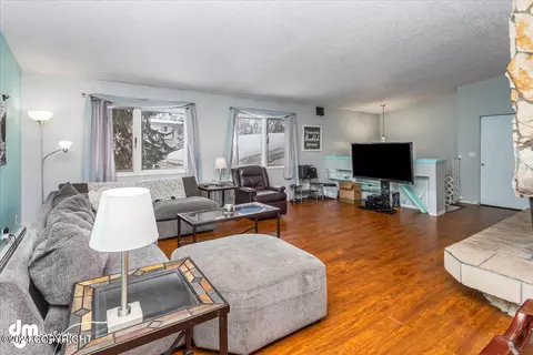 4253 Pinnacle Cir # 20, Anchorage, AK 99504