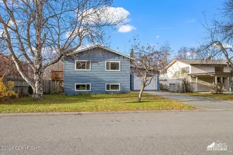 2712 Jefford Pl, Anchorage, AK 99517