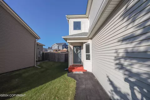 5838 Big Bend Loop, Anchorage, AK 99502 photo 2