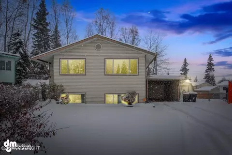 326 Thomas Cir, Anchorage, AK 99508