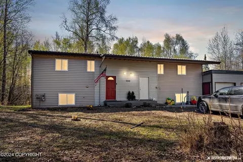 7152 S Hood Ct, Wasilla, AK 99623