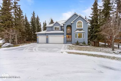 9017 Snowy Owl Cir, Anchorage, AK 99507