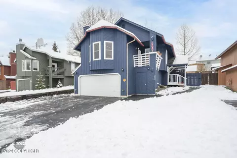 7541 Solarset Cir, Anchorage, AK 99507
