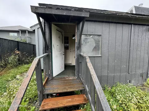 Exterior - 421 E 45th Ave, Anchorage, AK 99503 photo 5 of 7