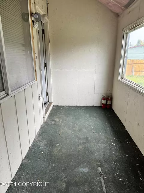 Exterior - 421 E 45th Ave, Anchorage, AK 99503 photo 4 of 7