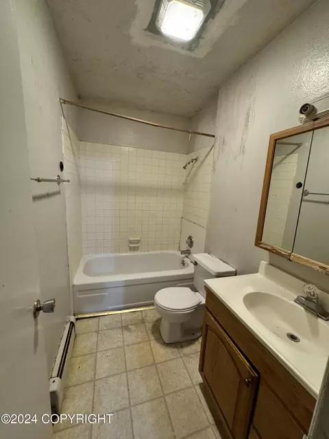 Bath - 421 E 45th Ave, Anchorage, AK 99503 photo 1 of 5
