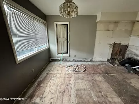 Living - 421 E 45th Ave, Anchorage, AK 99503 photo 3 of 7