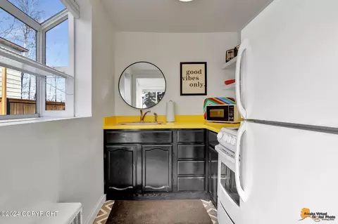 Kitchen - 2303 Mcrae Rd, Anchorage, AK 99517 photo 5 of 8