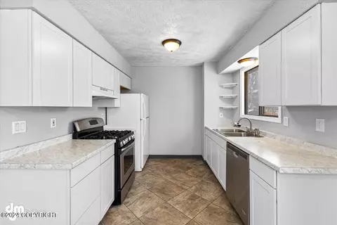 Kitchen - 11308 Mausel St, Eagle River, AK 99577 photo 2 of 2