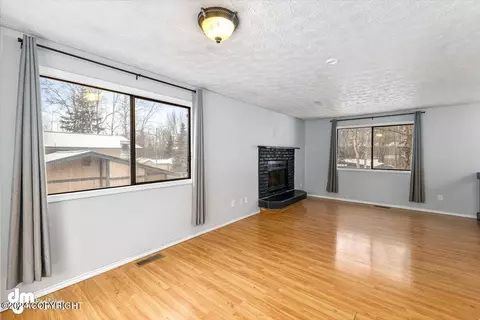 Living - 11308 Mausel St, Eagle River, AK 99577 photo 4 of 6