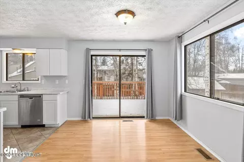 Living - 11308 Mausel St, Eagle River, AK 99577 photo 6 of 6