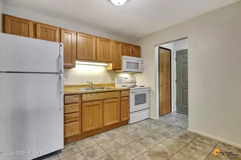 Kitchen - 618 E 9th Ave, Anchorage, AK 99501 photo 1 of 3