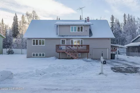525 Lignite Ave, Fairbanks, AK 99701