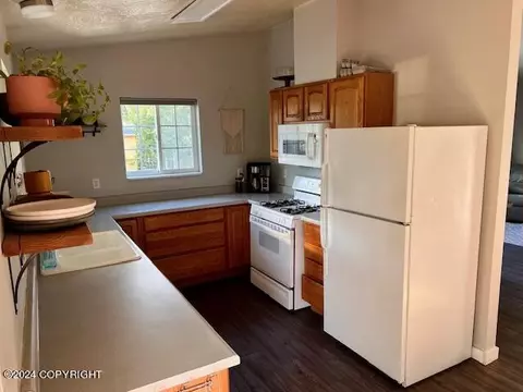 Kitchen - 16530 Mercy Dr, Eagle River, AK 99577 photo 2 of 8