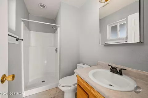 Bath - 16530 Mercy Dr, Eagle River, AK 99577 photo 6 of 8