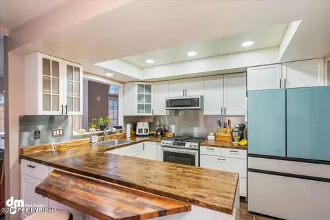 Kitchen - 10711 Commodore Dr, Anchorage, AK 99515 photo 2 of 5