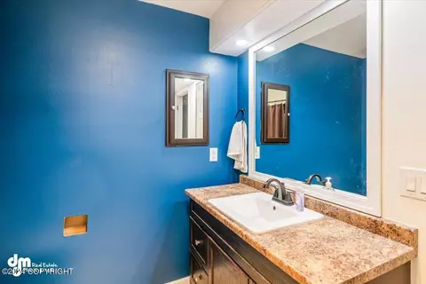 Bath - 10711 Commodore Dr, Anchorage, AK 99515 photo 4 of 5